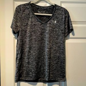 Under Armour Women's UA Tech™ Twist V-Neck. Women’s Large. Black/Metallic Silver
